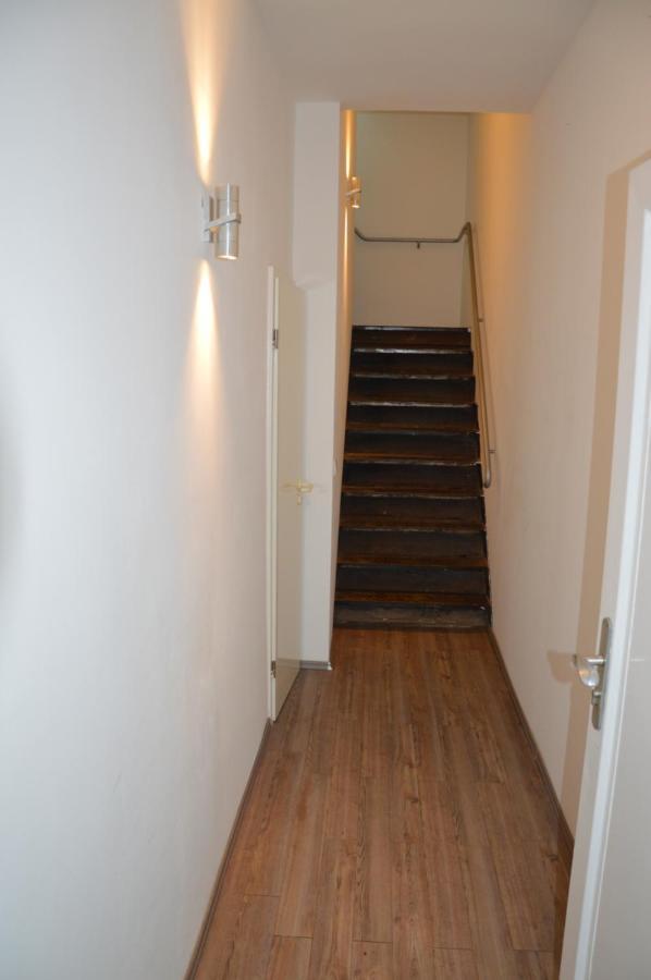 Modern Und Ruhig In Wuppertal Mit Heimkino-Beamer! Top Ausstattung Und Privatparkplatz An Der Unterkunft Exterior foto