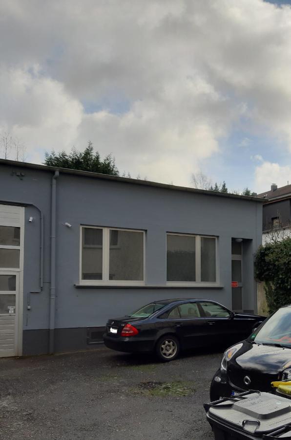 Modern Und Ruhig In Wuppertal Mit Heimkino-Beamer! Top Ausstattung Und Privatparkplatz An Der Unterkunft Exterior foto